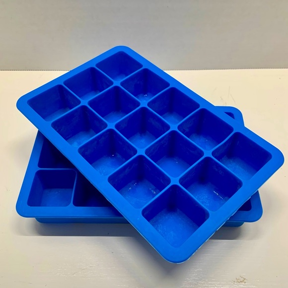 Lot of 3 reusable Silicone Ice Cube Trays - Picture 4 of 4